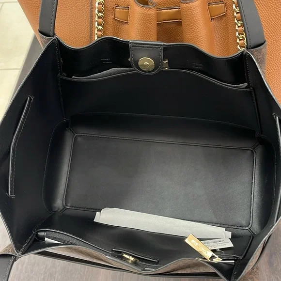 MICHAEL KORS
Reed Large Logo Belted Shoulder Tote Bag
Brown/Black 
NWT - Picture 5 of 16